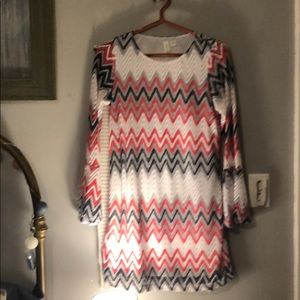 Retro, cute dress. No damage. Not worn much at all